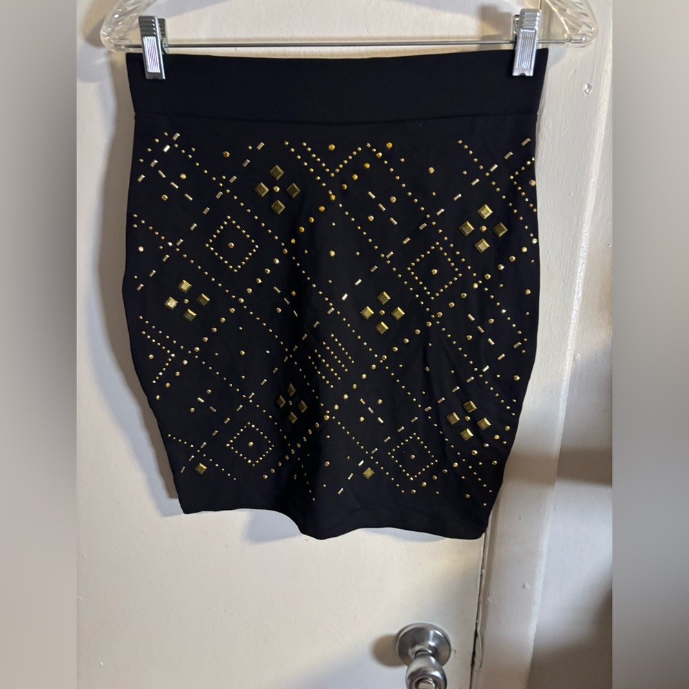Bebe Black Gold Studded Bodycon Skirt Size S Y2K Clubwear Mini Skirt
(888)